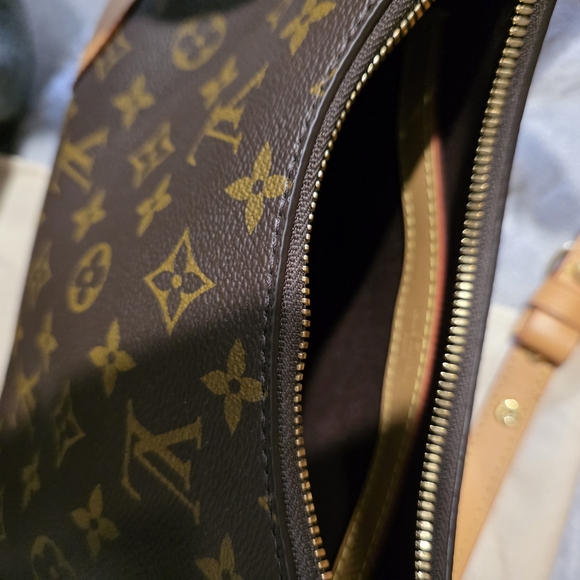 Louis Vuitton Brown Monogram Shoulder Bag - Picture 3 of 8